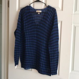 Light weight sweater